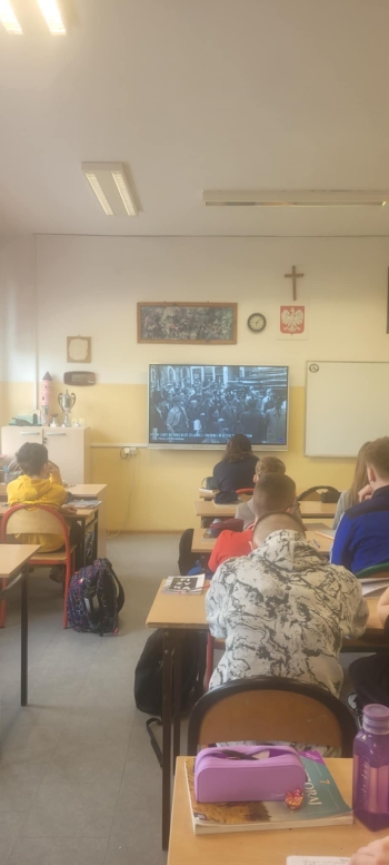 5c3e5fed-44f6-4b42-ad29-5d8290452441