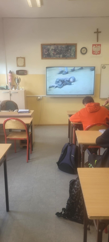 a9833cee-d3ff-4166-863c-a6b1c9561562