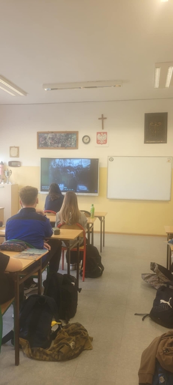 ef392457-a5d1-4deb-a7eb-8d4d8911077c