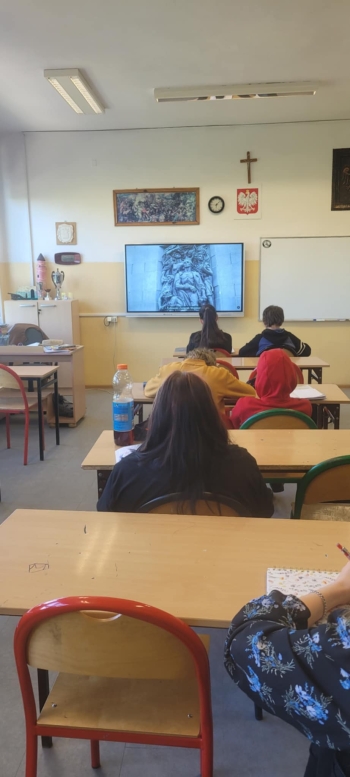 f19635b8-8ee7-4807-a0e6-c4bdfd55a390