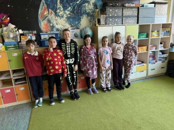 577049061_1298910668705369_725971752039472149_n