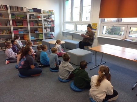 Akcja czytelnicza: Poznaj książkę mojego dzieciństwa, w ramach projektu ''Czytaj...