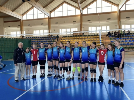 Powiatowe Igrzyska Dzieci w Piłce Siatkowej