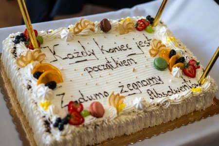 ''Poloneza czas zacząć'' - bal ósmoklasisty