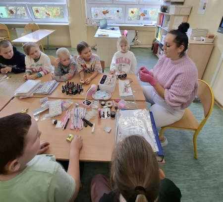 Ogólnopolski Tydzień Kariery - praca manikiurzystki